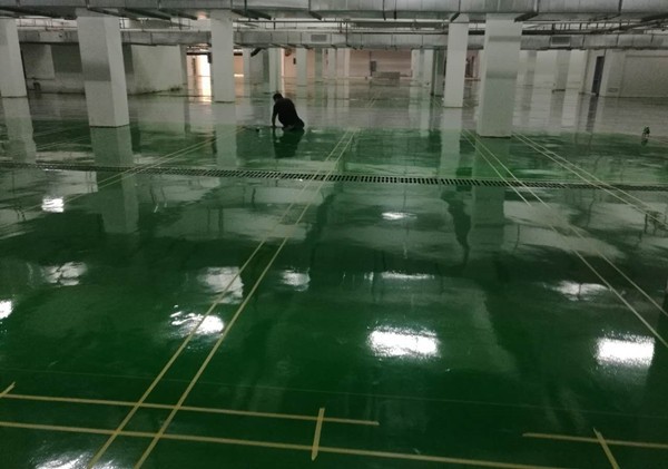 車庫地面鋪什么好？防滑又耐用