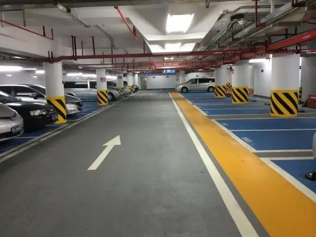 廣州保利水晶花園地下停車場(chǎng)微珠防滑地坪工程