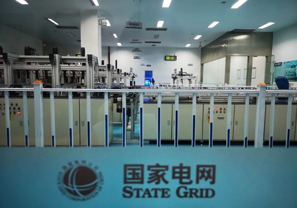 工業(yè)地坪｜導(dǎo)靜電自流平彩砂地坪，打造優(yōu)秀電力系統(tǒng)地面解決方案